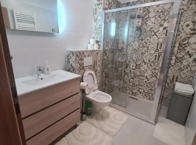 Ghencea 158 L2.2 شقة *